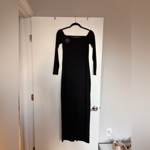 Klassy Network LONG SLEEVE OFF THE SHOULDER MAXI BRAMI DRESS sz small NEW W. TAG - Picture 2 of 7